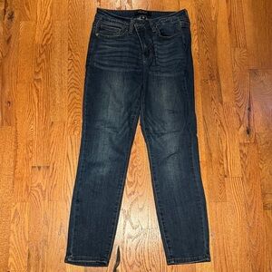 Judy Blue relaxed for blue jeans size 28